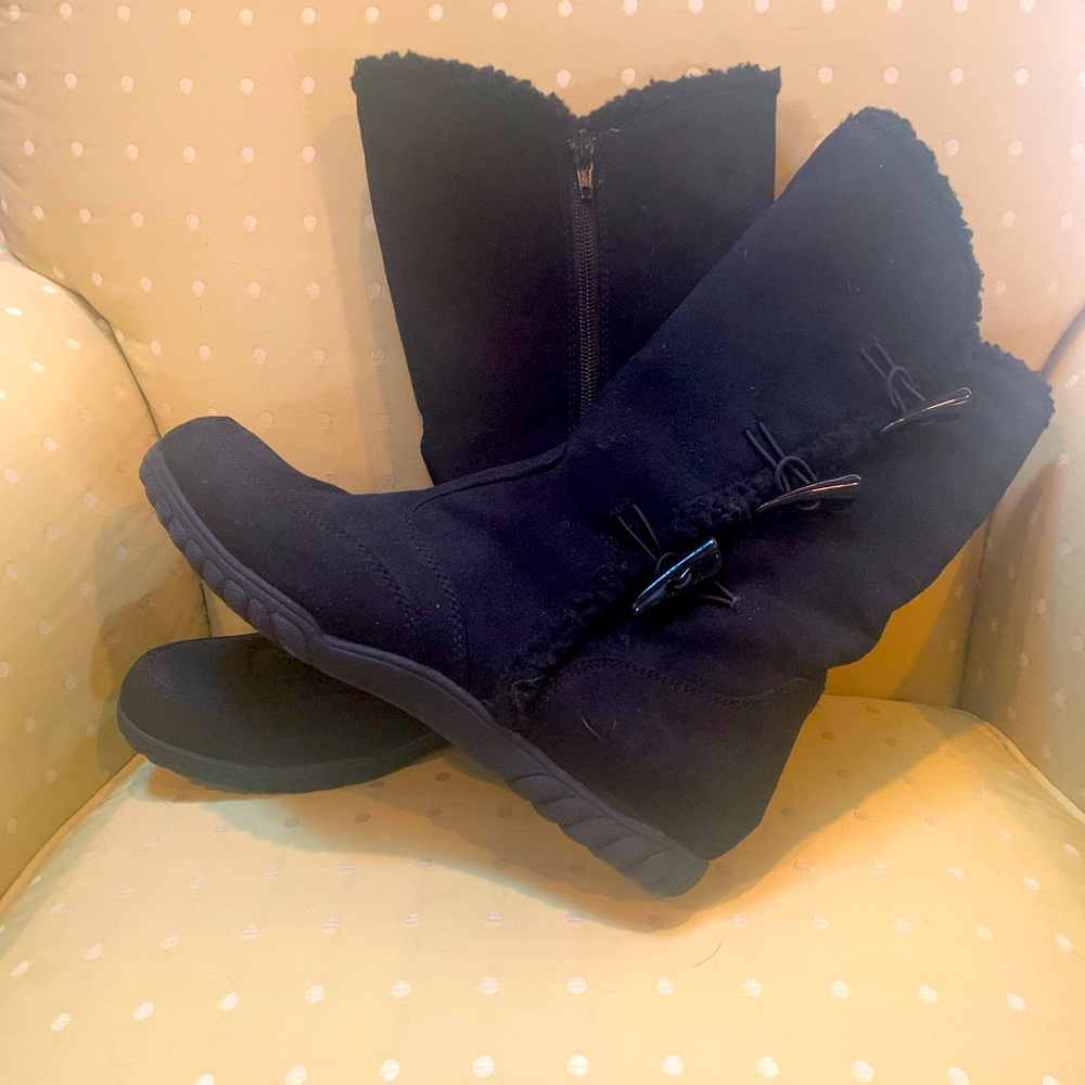 UNLISTED Boots